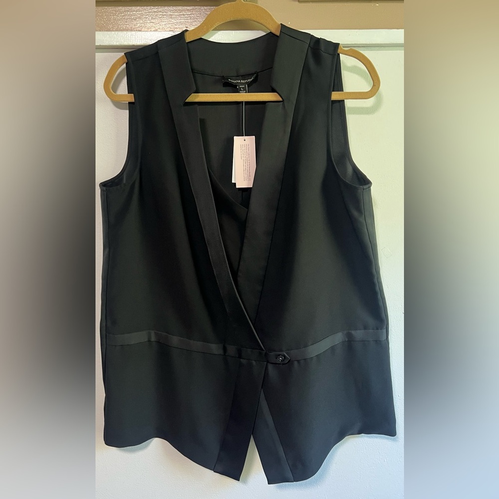 Banana Republic Black Notched Tuxedo Vest Top (Size L, NWT)